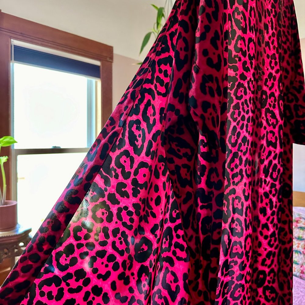 Leopard Print Robe - Picture 2 of 5